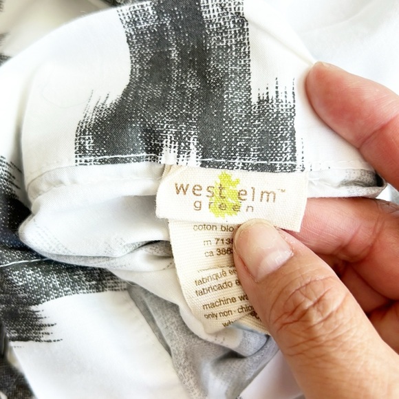 Two Twins Duvet Chevron-motif bedding from Dwell, West Elm - Picture 3 of 15